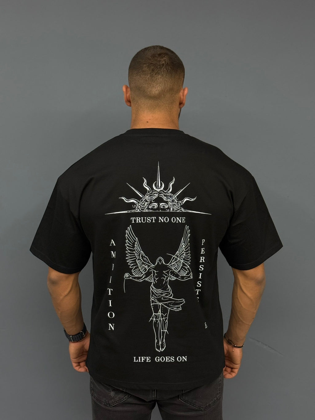 13 UNLUCKY - Trust no one !